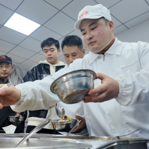 菜單上的“彩排”，舌尖上的關(guān)懷